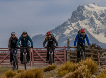 Aventura en E-Bike en Torres del Paine: Explora la Patagonia sobre dos ruedas