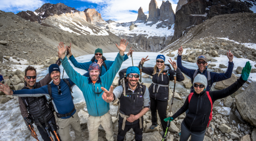 Día 1 - Traslado Puerto Natales – Caminata Ida y Vuelta Valle Francés Día 1 - Traslado Puerto Natales – Caminata Ida y Vuelta Valle Francés